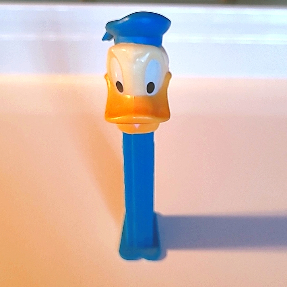 Vintage Donald Duck Disney PEZ Dispenser, Walt Disney, Mickey Mouse